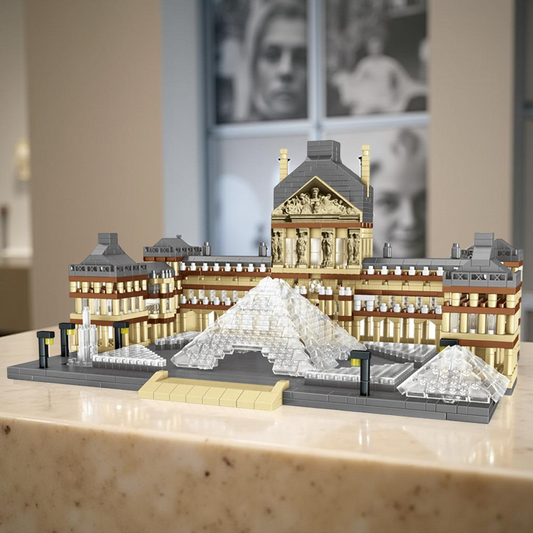 Le Louvre en briques de construction