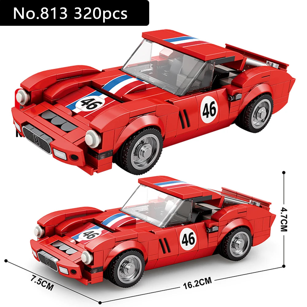 Voitures de sport de plusieurs époques en briques de construction